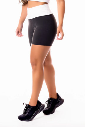 Short Fitness Preto com Branco Cintura Alta
