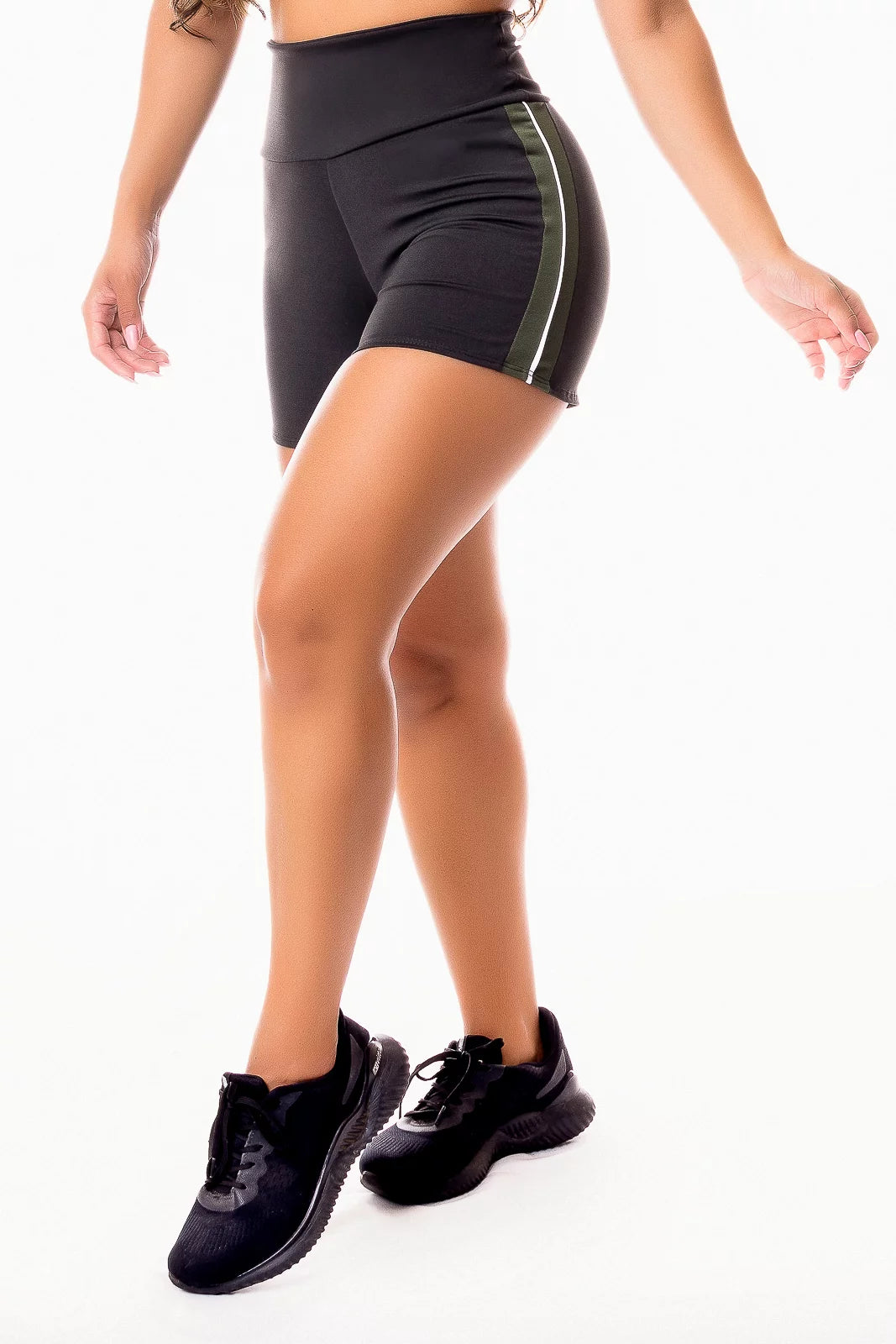 Short Fitness Academia Preto com Branco e Verde Militar Cintura Alta